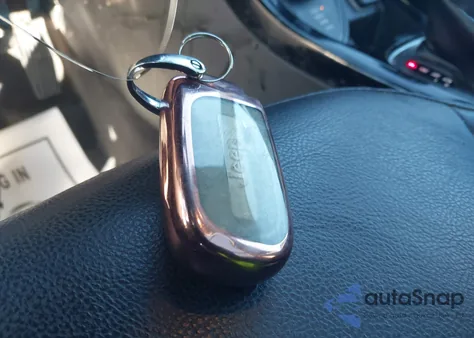 2018 Jeep Compass Limited 4X4 z USA, uszkodzony, nr VIN 3C4NJDCB5JT147684